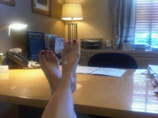 Kristen Bell feet photo thumbnail