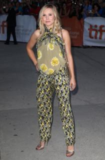 Kristen Bell feet photo thumbnail