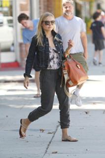 Kristen Bell feet photo thumbnail
