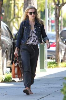 Kristen Bell feet photo thumbnail