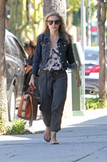 Kristen Bell feet photo thumbnail