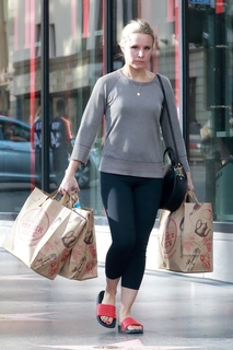 Kristen Bell feet photo thumbnail