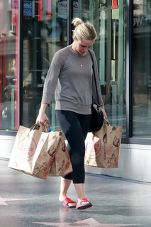 Kristen Bell feet photo thumbnail