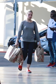 Kristen Bell feet photo thumbnail