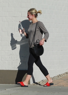 Kristen Bell feet photo thumbnail