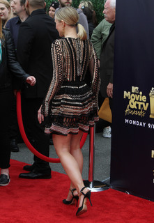 Kristen Bell feet photo thumbnail