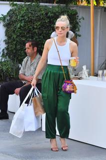 Kristen Bell feet photo thumbnail