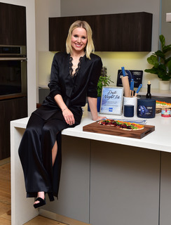 Kristen Bell feet photo thumbnail