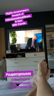 Kristen Bell feet photo thumbnail