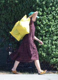 Kristen Bell feet photo thumbnail