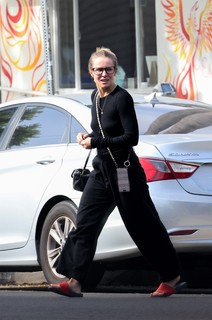 Kristen Bell feet photo thumbnail