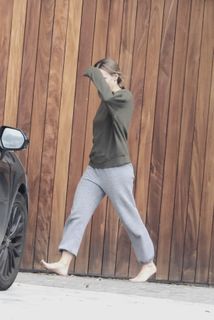 Kristen Bell feet photo thumbnail