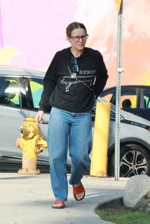 Kristen Bell feet photo thumbnail