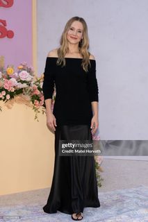 Kristen Bell feet photo thumbnail