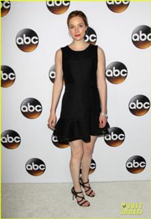Kristen Connolly feet photo thumbnail