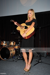 Kristen Dalton feet photo 4