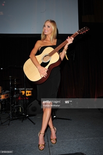 Kristen Dalton feet photo 1
