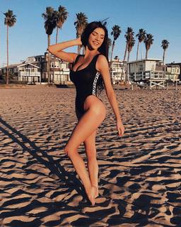 Kristen Hancher feet photo 8
