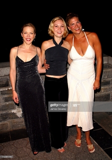 Kristen Johnston feet photo thumbnail