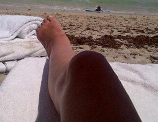Kristen Johnston feet photo thumbnail