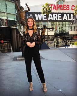 Kristen Ledlow feet photo 7