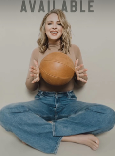Kristen Ledlow feet photo 11