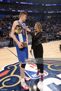 Kristen Ledlow feet photo 10