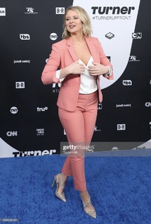 Kristen Ledlow feet photo 6