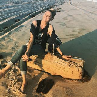 Kristen Renton feet photo 14