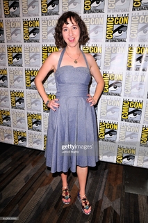 Kristen Schaal feet photo thumbnail