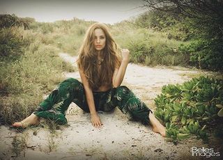 Kristen StephensonPino feet photo 16