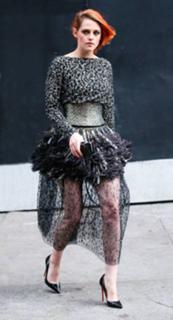 Kristen Stewart feet photo thumbnail