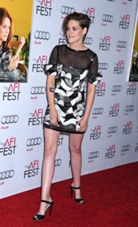 Kristen Stewart feet photo thumbnail