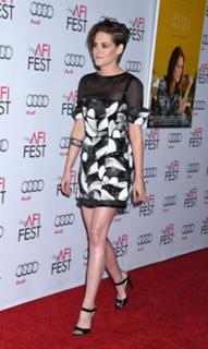 Kristen Stewart feet photo thumbnail