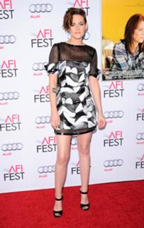 Kristen Stewart feet photo thumbnail