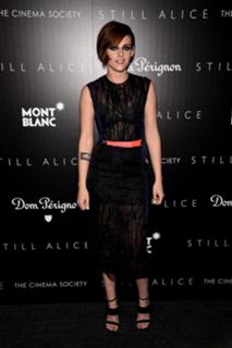 Kristen Stewart feet photo thumbnail