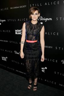 Kristen Stewart feet photo thumbnail
