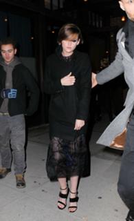 Kristen Stewart feet photo thumbnail