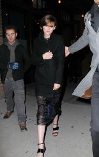 Kristen Stewart feet photo thumbnail
