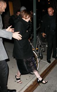 Kristen Stewart feet photo thumbnail