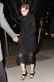 Kristen Stewart feet photo thumbnail