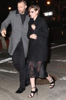 Kristen Stewart feet photo thumbnail