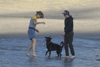 Kristen Stewart feet photo thumbnail