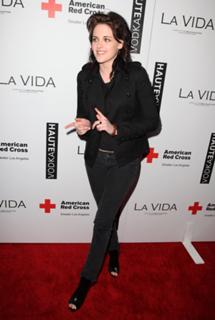 Kristen Stewart feet photo thumbnail