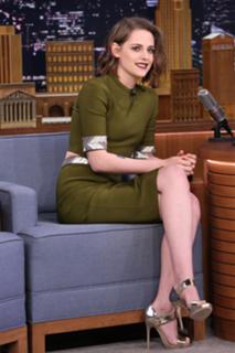 Kristen Stewart feet photo thumbnail