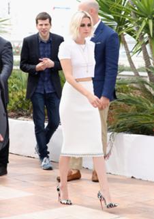 Kristen Stewart feet photo thumbnail