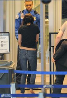 Kristen Stewart feet photo thumbnail