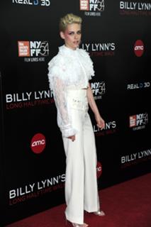 Kristen Stewart feet photo thumbnail