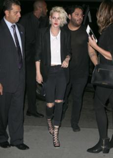 Kristen Stewart feet photo thumbnail