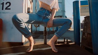 Kristen Stewart feet photo thumbnail